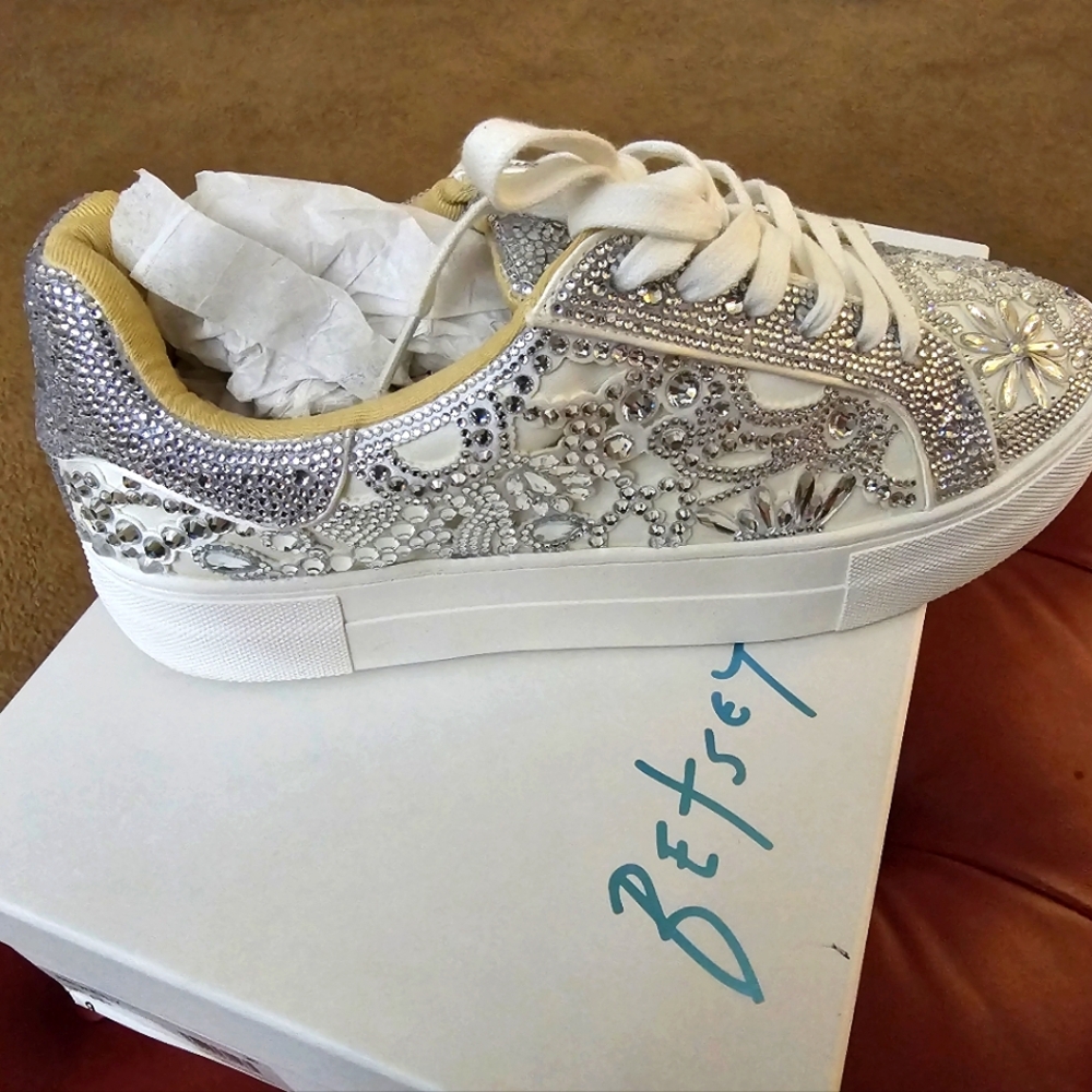 Betsey Johnson Reily Rhinestone Platform Sneakers Size 9